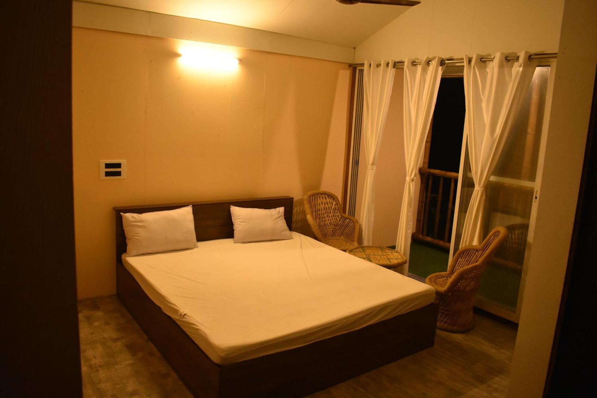 Chivarin Resorts Malvan Room photo