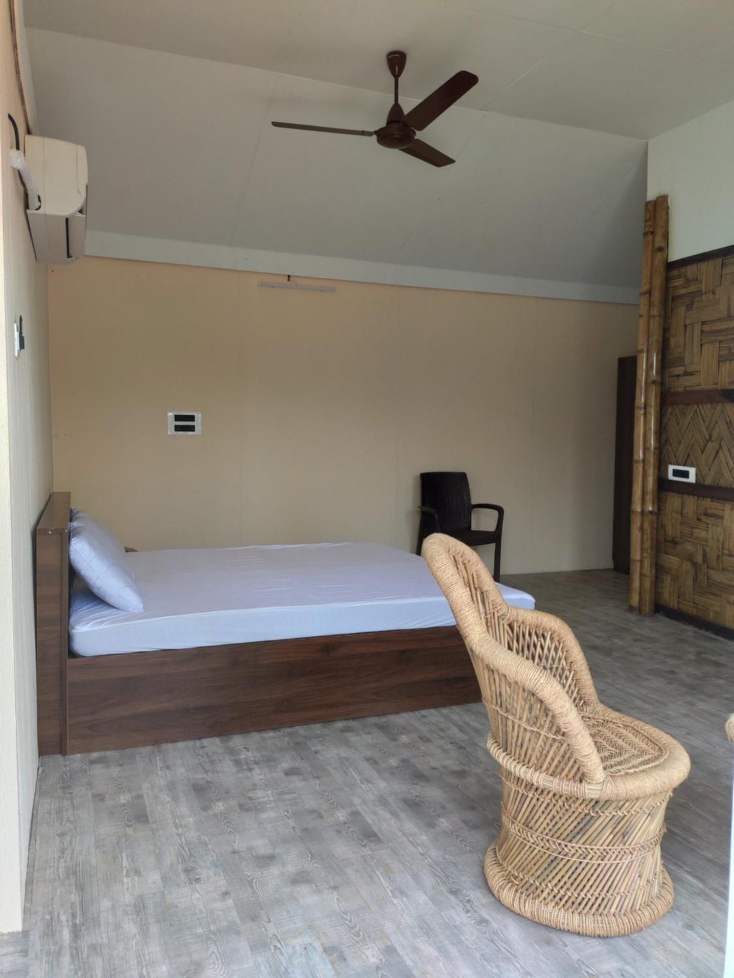 Chivarin Resorts Malvan Room photo